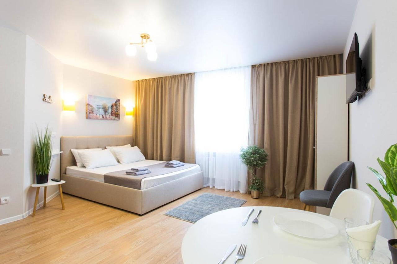 Apartment In The City Center - Gimnasiyna Naberezhna 24A-1 Charkiw Exterior foto