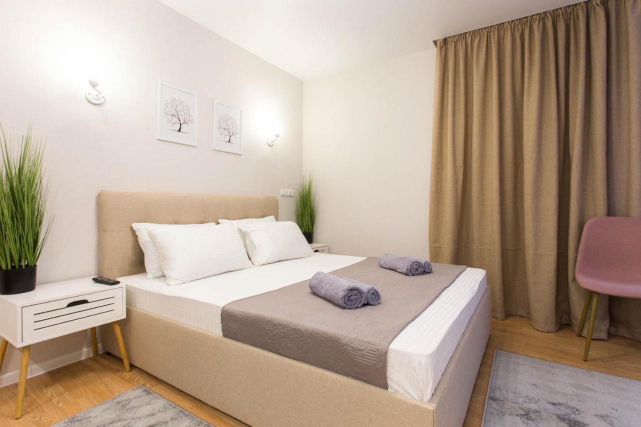 Apartment In The City Center - Gimnasiyna Naberezhna 24A-1 Charkiw Exterior foto