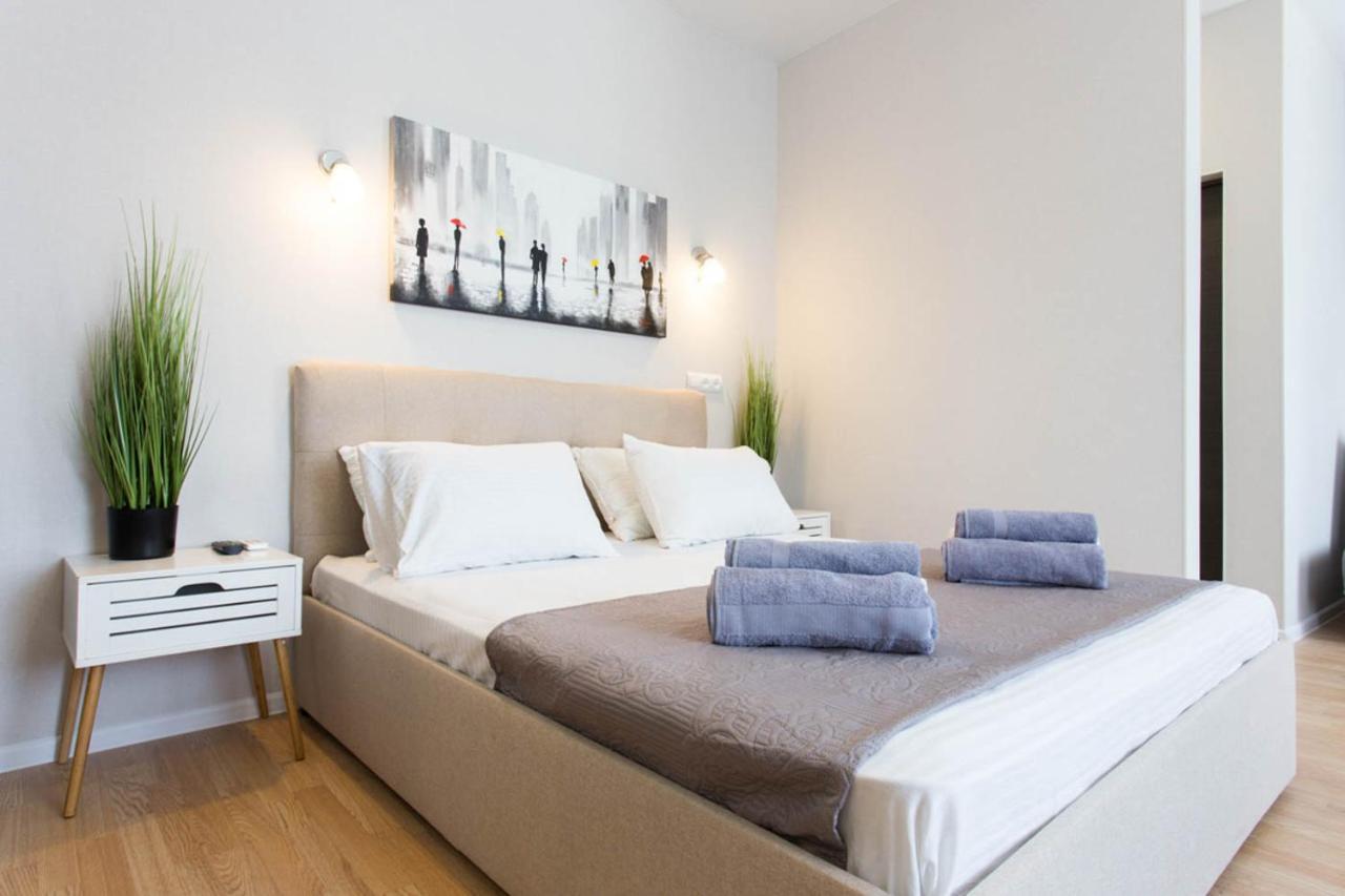 Apartment In The City Center - Gimnasiyna Naberezhna 24A-1 Charkiw Exterior foto
