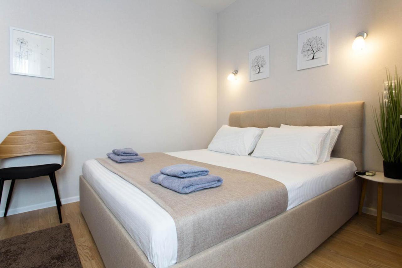 Apartment In The City Center - Gimnasiyna Naberezhna 24A-1 Charkiw Exterior foto