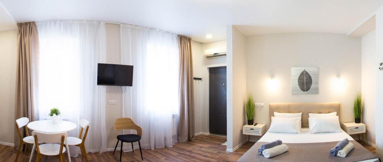 Apartment In The City Center - Gimnasiyna Naberezhna 24A-1 Charkiw Exterior foto