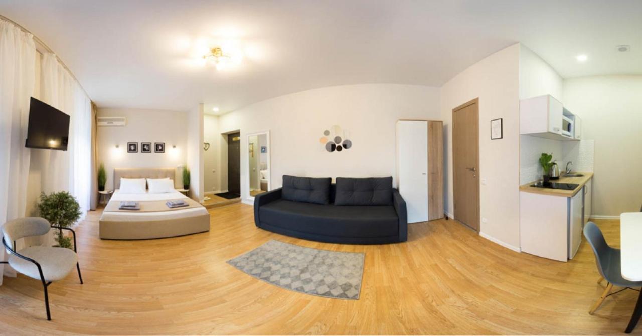 Apartment In The City Center - Gimnasiyna Naberezhna 24A-1 Charkiw Exterior foto