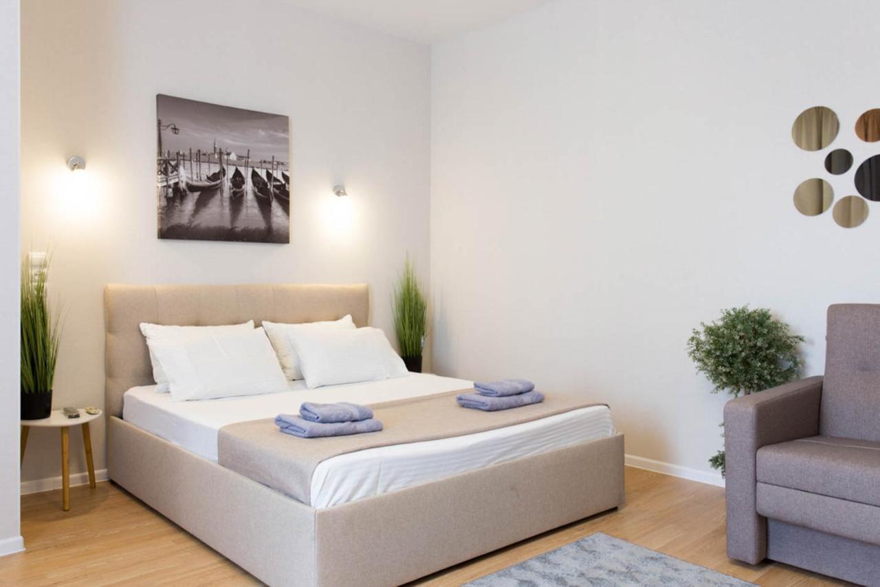 Apartment In The City Center - Gimnasiyna Naberezhna 24A-1 Charkiw Exterior foto