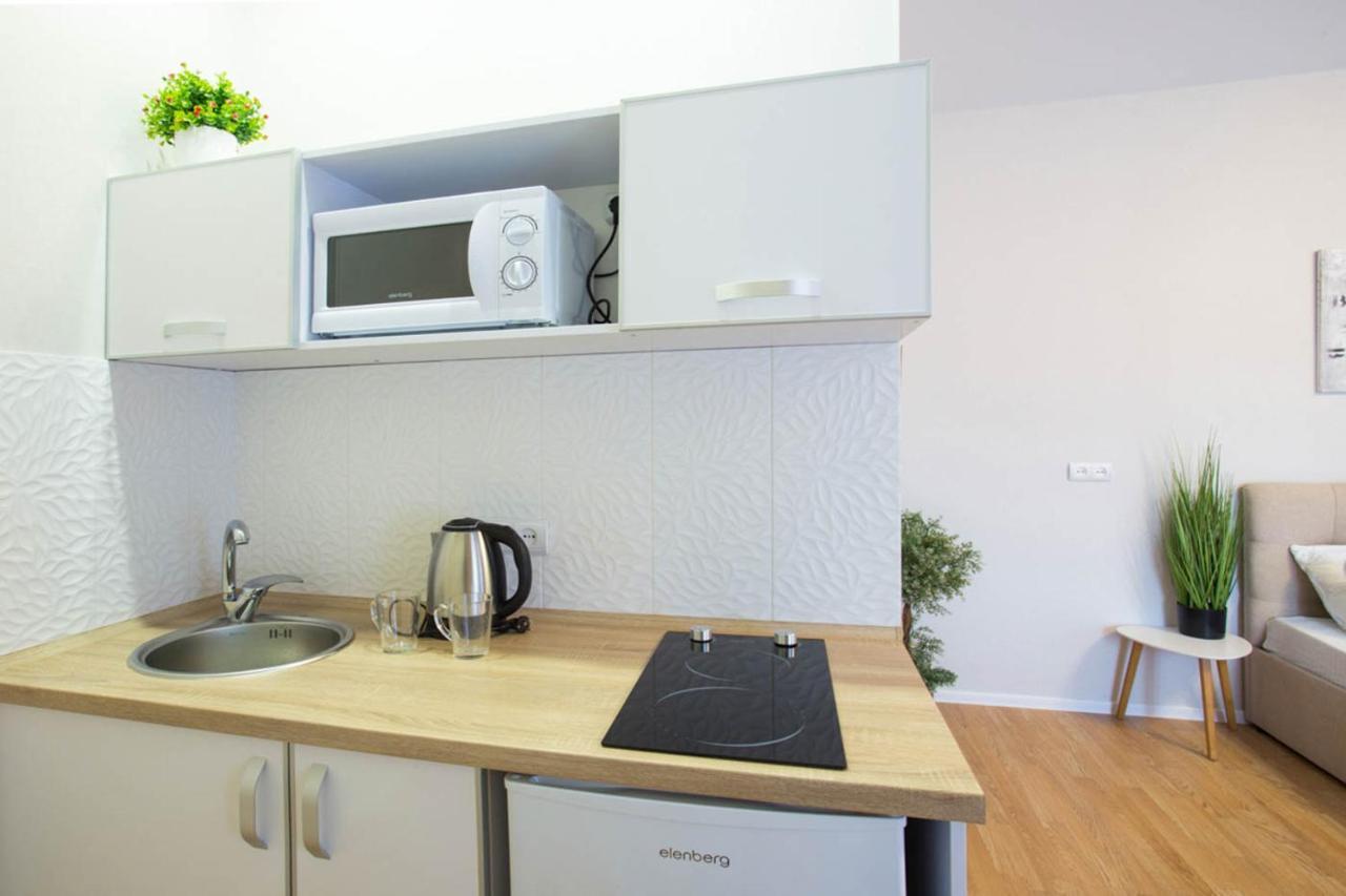 Apartment In The City Center - Gimnasiyna Naberezhna 24A-1 Charkiw Exterior foto