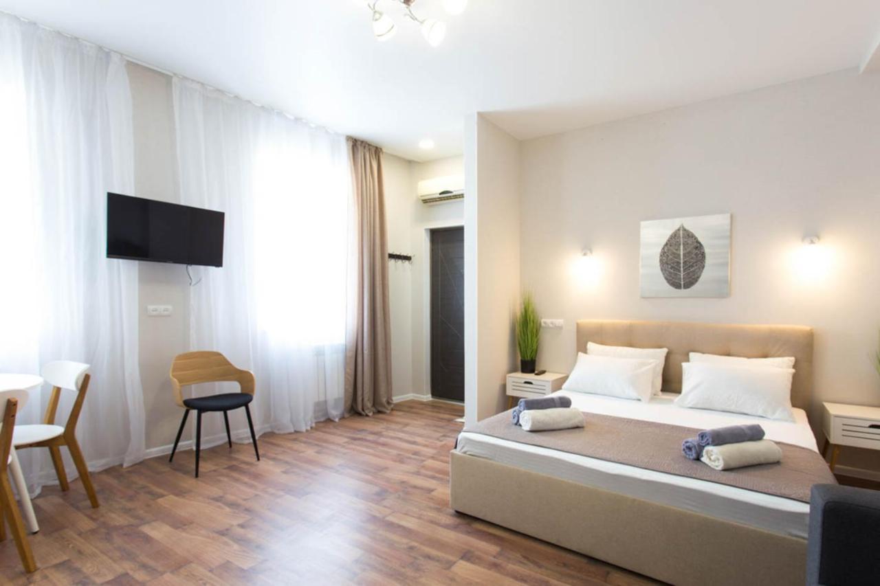 Apartment In The City Center - Gimnasiyna Naberezhna 24A-1 Charkiw Exterior foto
