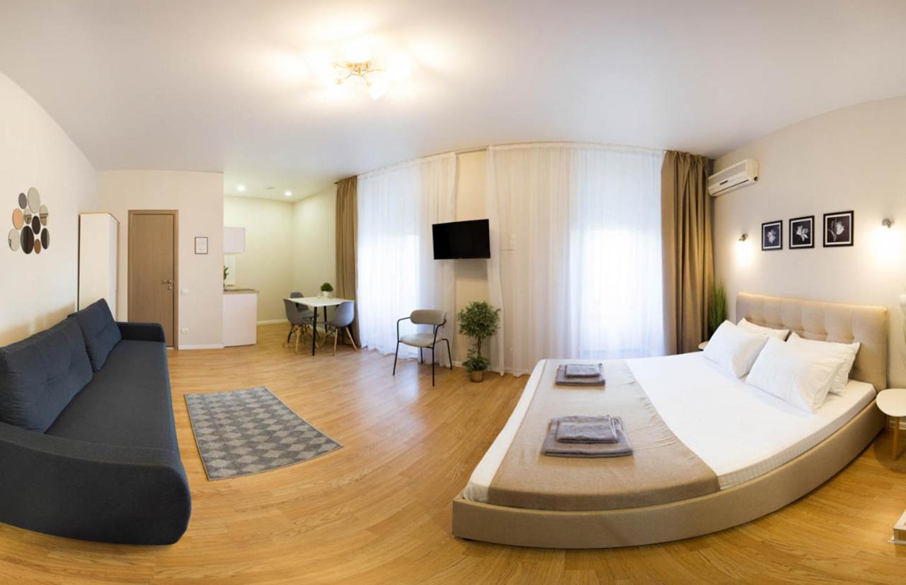 Apartment In The City Center - Gimnasiyna Naberezhna 24A-1 Charkiw Exterior foto